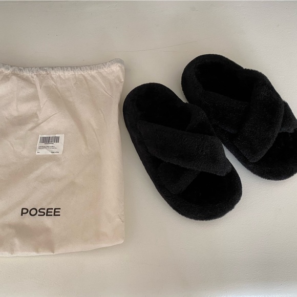 NWB Posee Women's Fuzzy Cross Band Slippers - Picture 8 of 8